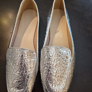 Silver Croc-Textured Women's Loafers - Sleek Slip-On Flats